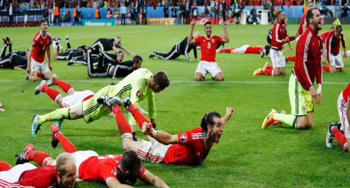 مدرب ويلز: قاتلنا كالجنود
